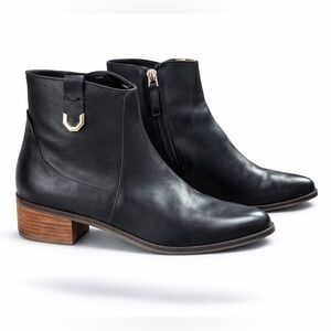 Cole Haan Black Leather Ankle Booties Women’s Size 8 Hold Hardware Block Heel